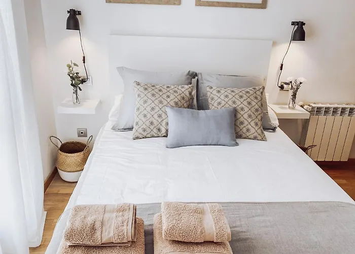 Monte Cerrau, Con Plaza De Garaje Y Wifi *